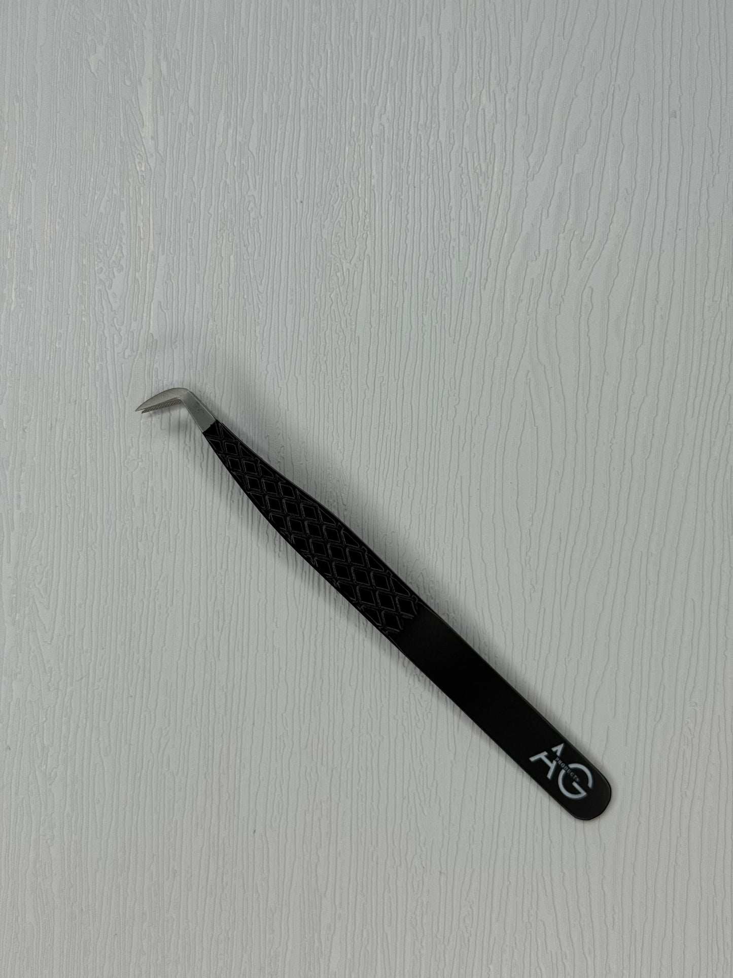 Black volume boot tweezerđź–¤