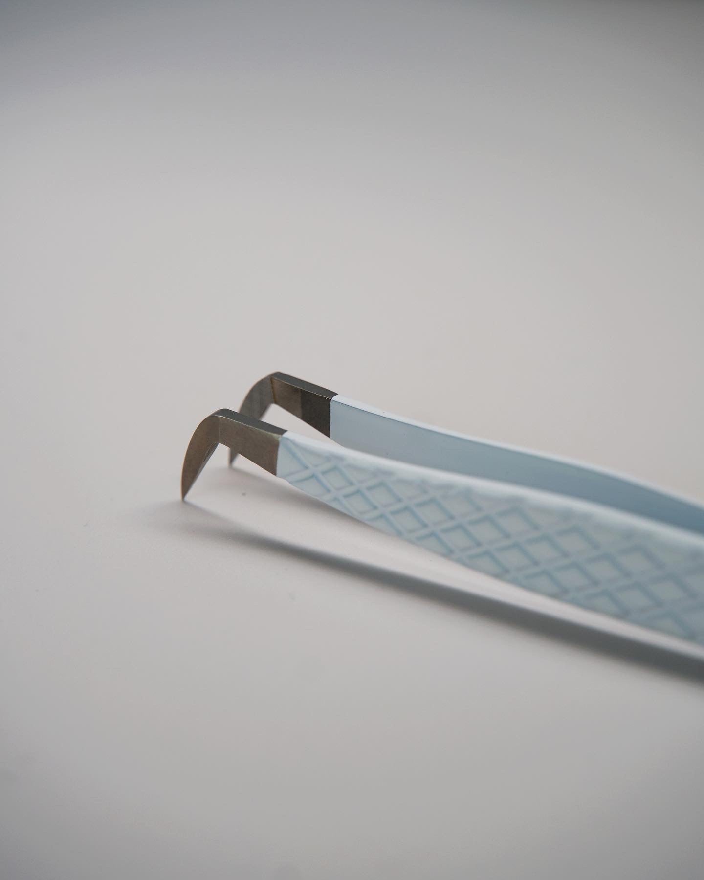 Fiber Tip Curved Tweezers for volume Lash Extensions